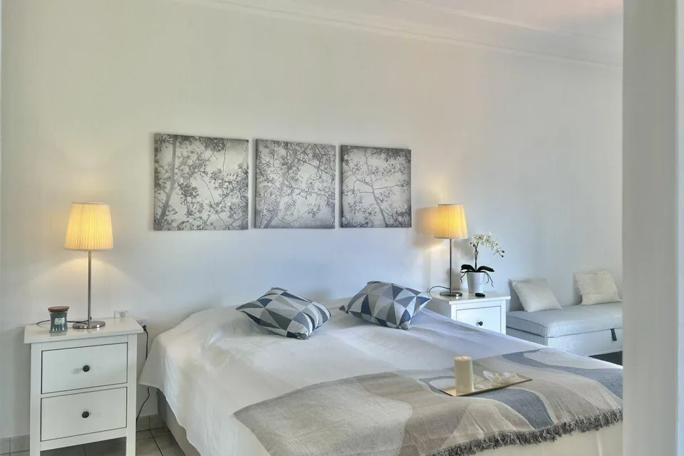 Réduction de prix!!! Appartement de vacances élégant avec grande terrasse, piscine communautaire et accès direct au lac – photo 25 sur 30