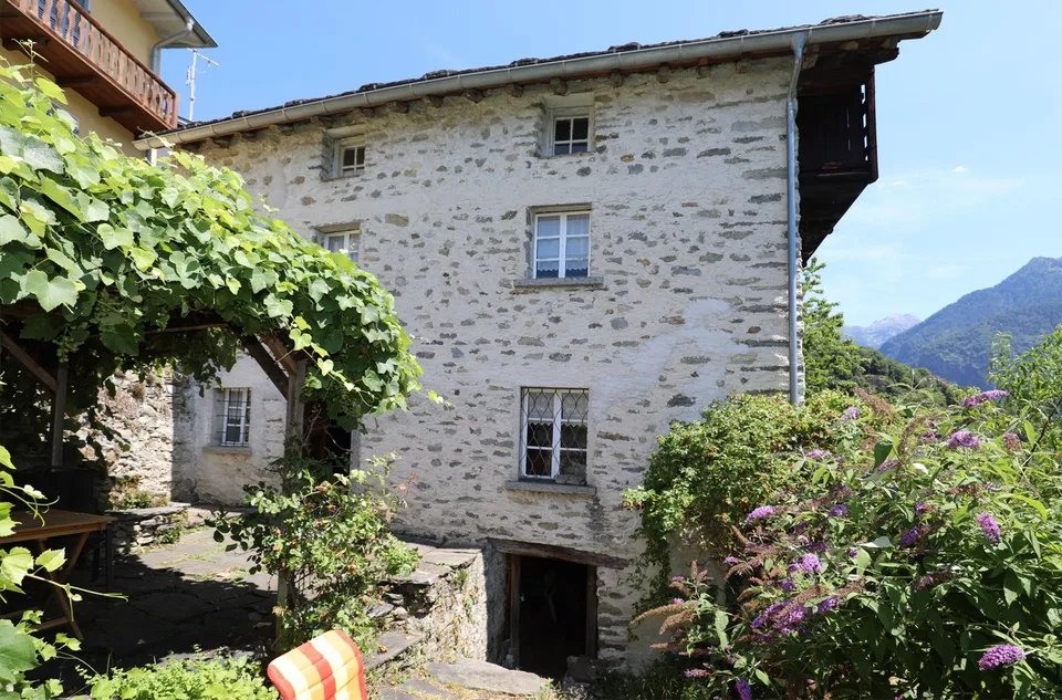 Rustikales Steinhaus ruhig und sonnig im Calancatal