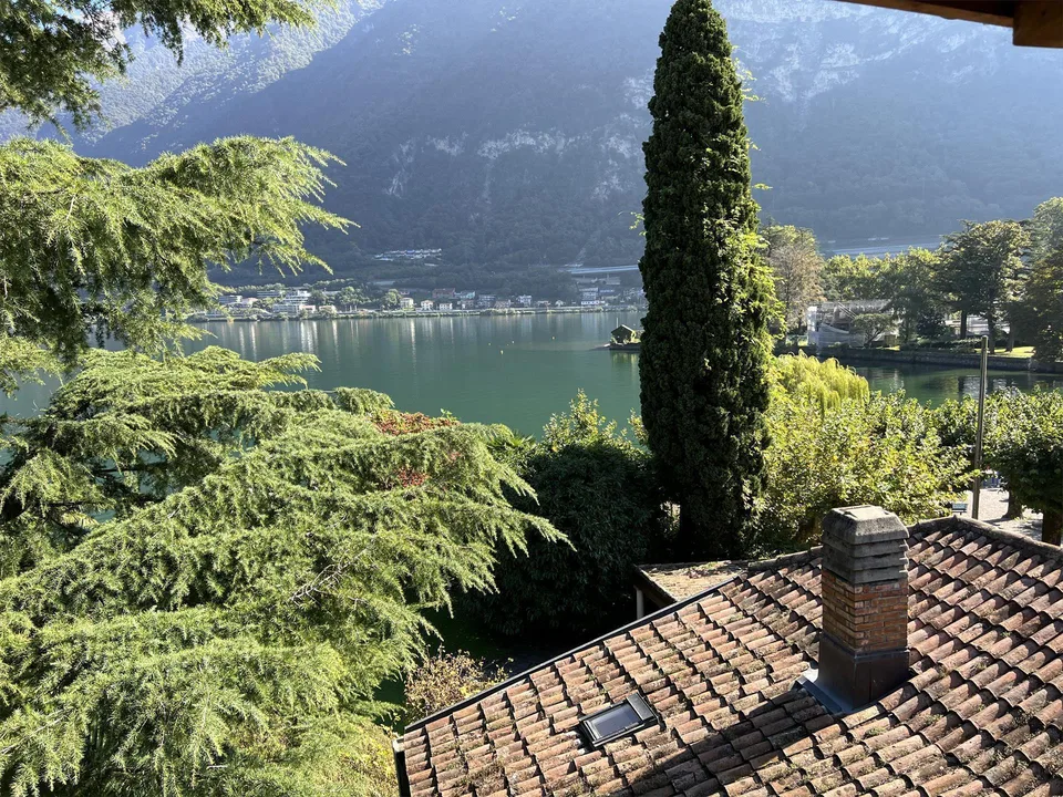 Riva San Vitale CENTRALISSIMO E FRONTE LAGO, ATTICO in perfetto stato – Foto 13 von 29