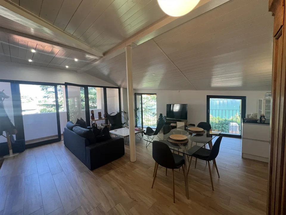Riva San Vitale CENTRALISSIMO E FRONTE LAGO, ATTICO in perfetto stato – Foto 21 von 29