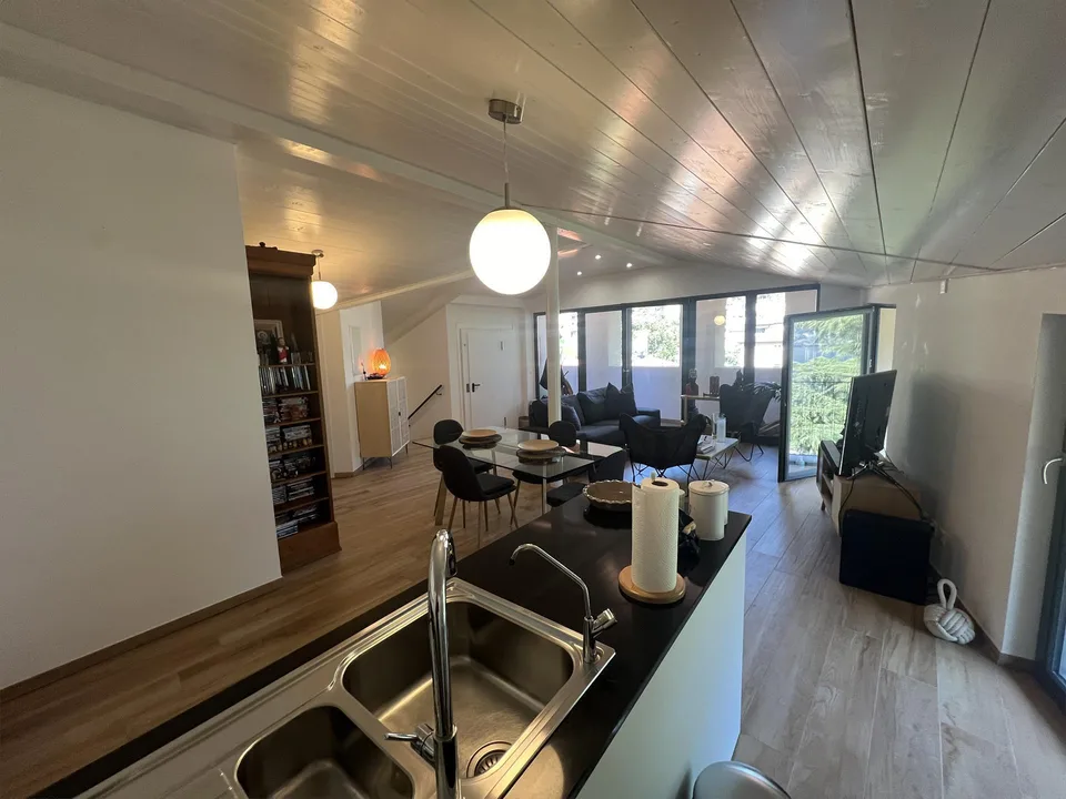 Riva San Vitale CENTRALISSIMO E FRONTE LAGO, ATTICO in perfetto stato – Foto 10 von 29