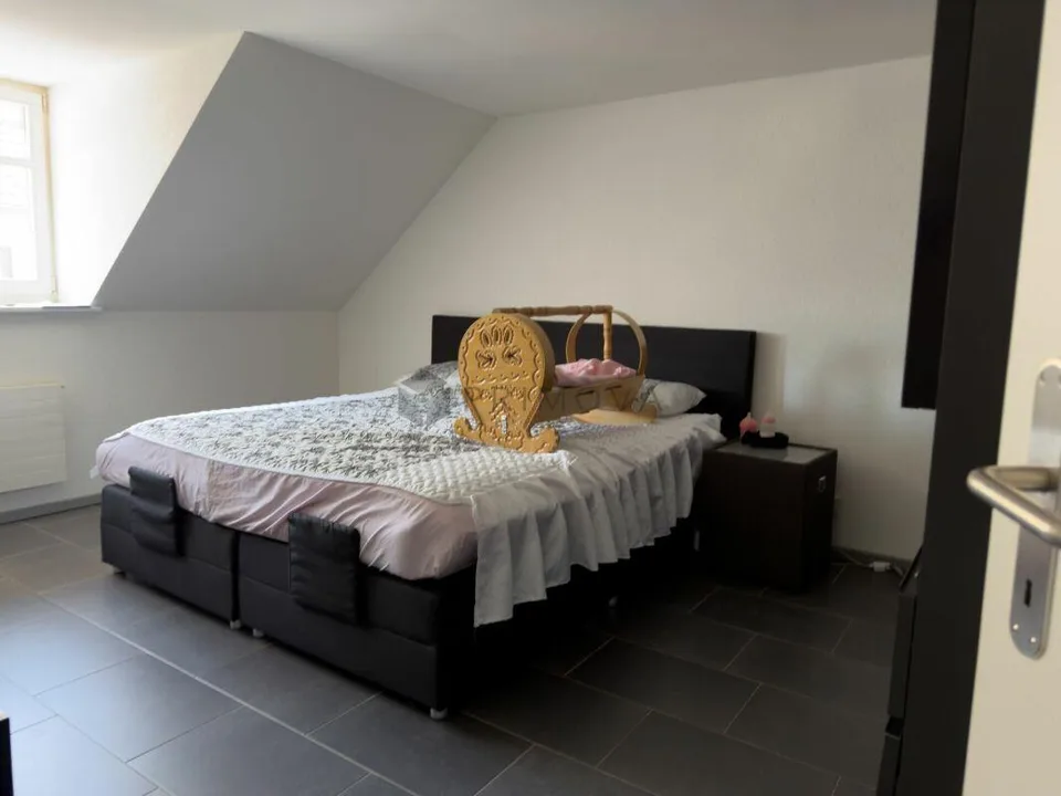Attraktives Eckhaus mit zwei Wohneinheiten - ideal für Familien ode...