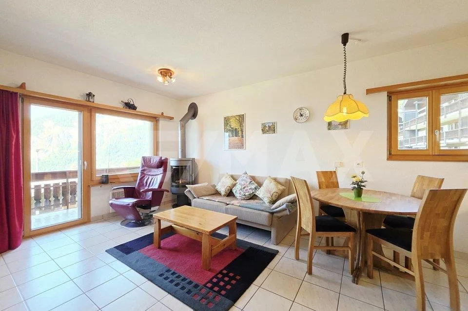 Heimelige 2.5 Zimmer-Wohnung mit Panoramasicht im sonnigen Albinen