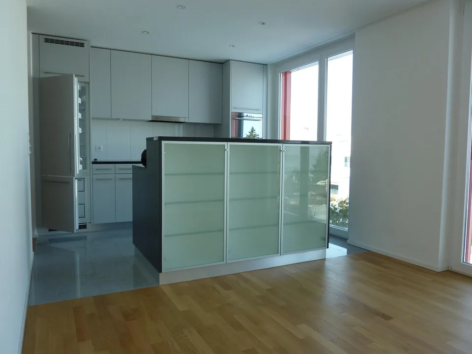 Schöne 3.5-Zimmer-Wohnung (102 m2) in Feusisberg