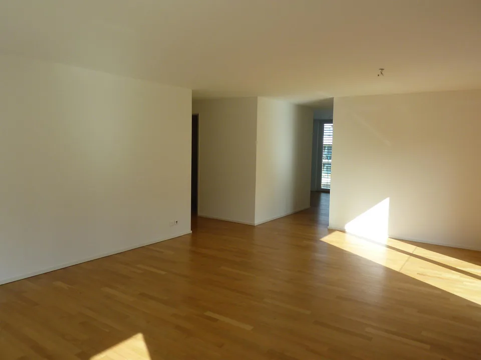 Schöne 3.5-Zimmer-Wohnung (102 m2) in Feusisberg