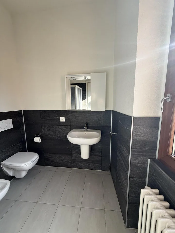 Stabio, moderno 2,5 locali con posto auto coperto