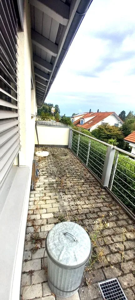 Charmante 3.5-Zimmer-Dachwohnung mit zwei Balkonen
