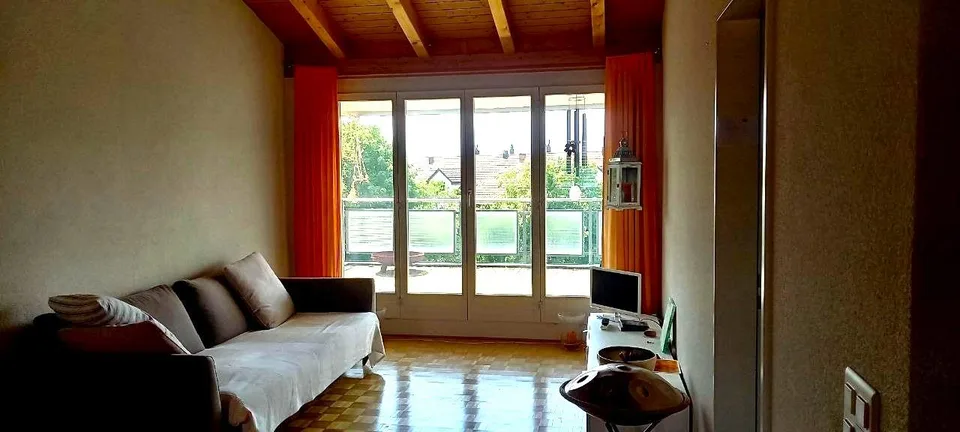 Charmante 3.5-Zimmer-Dachwohnung mit zwei Balkonen