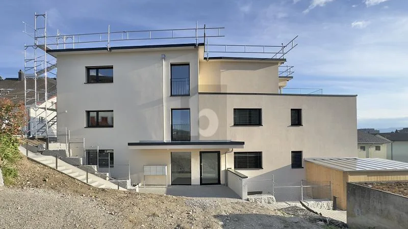 MODERNER NEUBAU AN ZENTRALER LAGE
