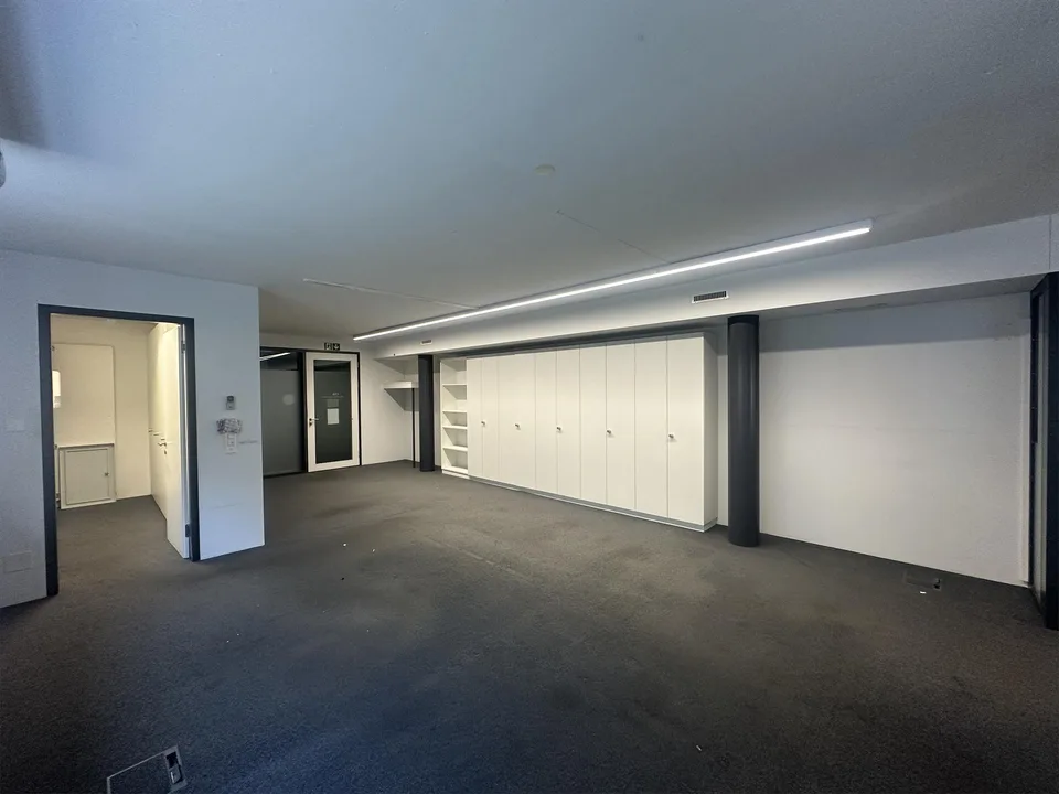 168m² vollausgebaute helle Büroräumlichkeiten zu vermieten – foto 9 di 12