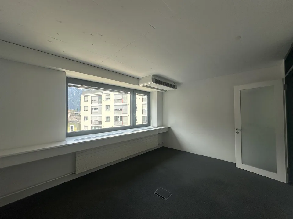 168m² vollausgebaute helle Büroräumlichkeiten zu vermieten – foto 6 di 12