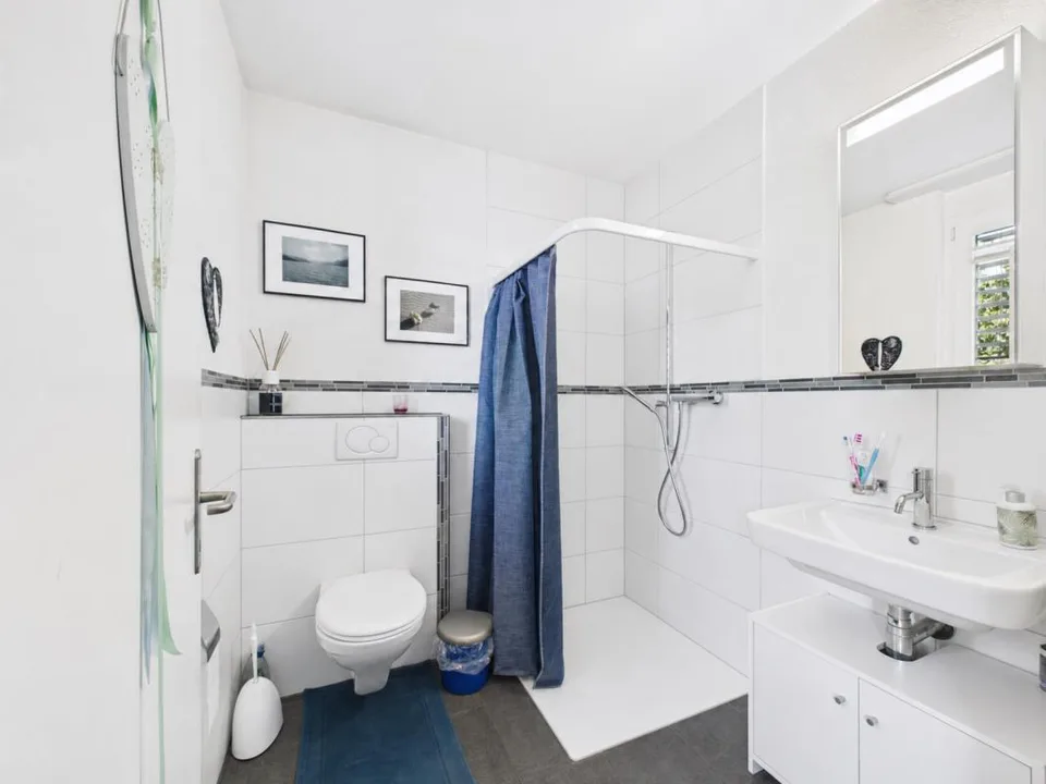 Maison mitoyenne de 5,5 pièces familiale avec jardin et terrasse sur le toit – photo 12 sur 13