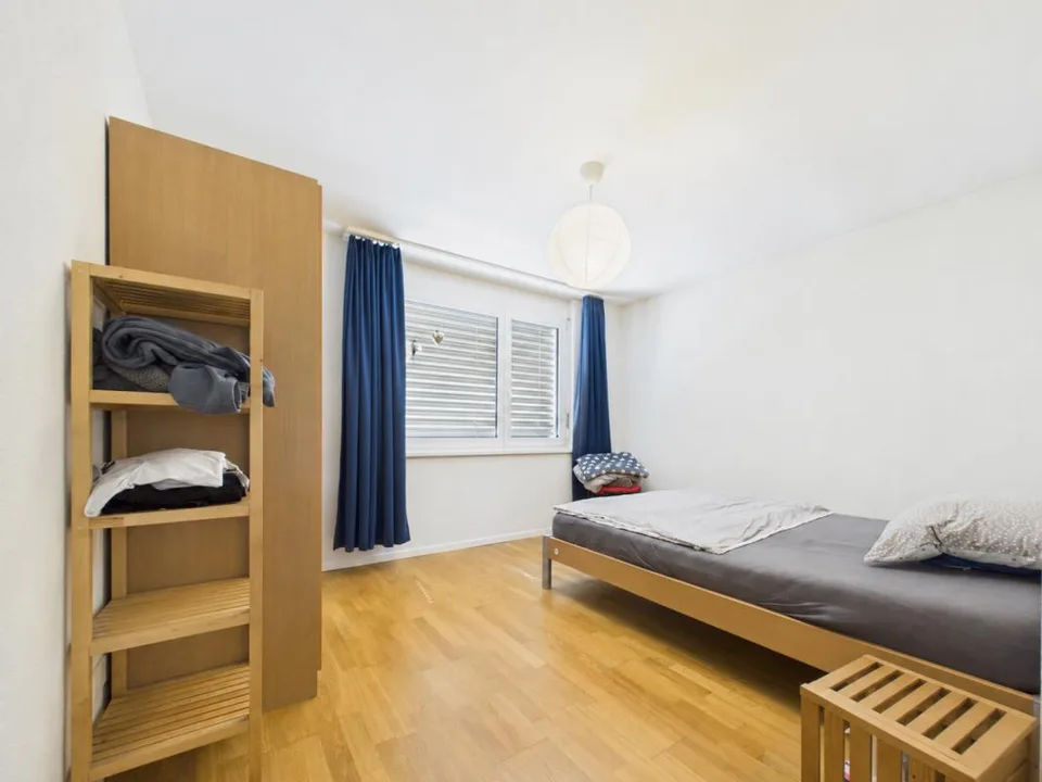 Maison mitoyenne de 5,5 pièces familiale avec jardin et terrasse sur le toit – photo 7 sur 13