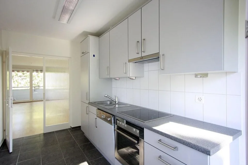 Sonnige Wohnung mit zwei Balkonen an zentraler Lage