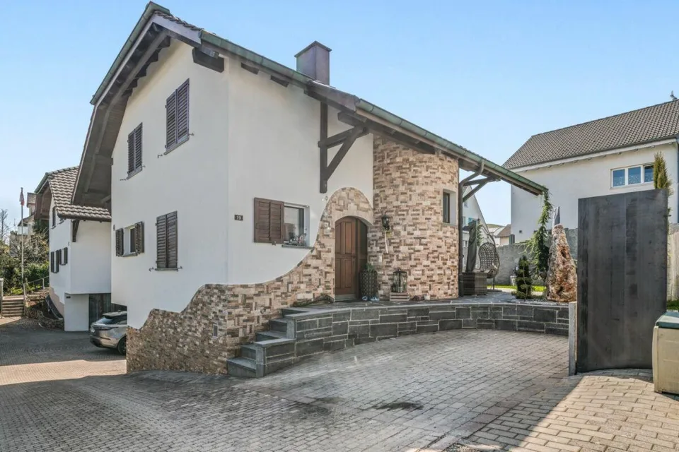 Casa spaziosa e adatta alle famiglie con giardino soleggiato in posizione privilegiata!