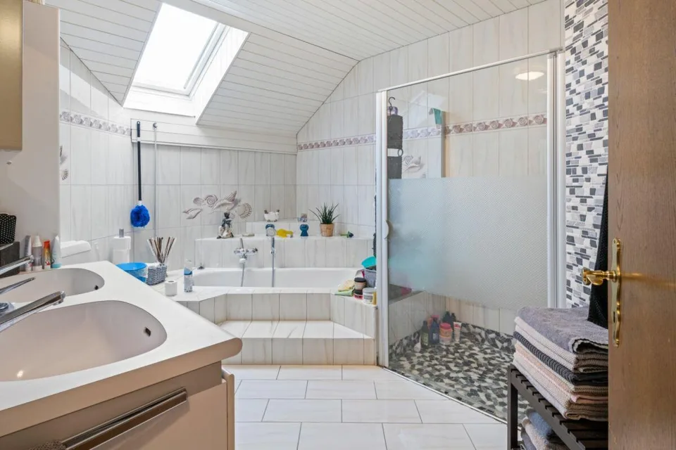 Casa spaziosa e adatta alle famiglie con giardino soleggiato in posizione privilegiata! – foto 14 di 14