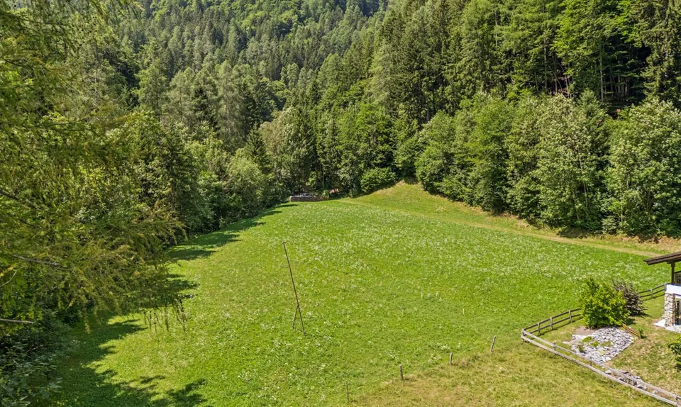 Grosszügiges Bauland mit Projektstudie an naturnaher Lage in Vättis