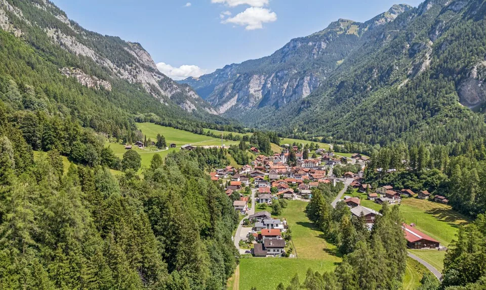 Grosszügiges Bauland mit Projektstudie an naturnaher Lage in Vättis