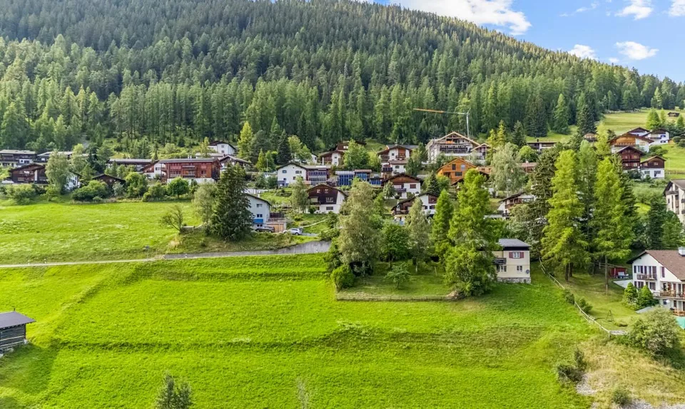 3’520 m² Entwicklungsgrundstück mit Projektstudie in Davos Wiesen