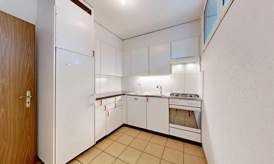 Practical 4-room apartment with large balcony in the Längi district