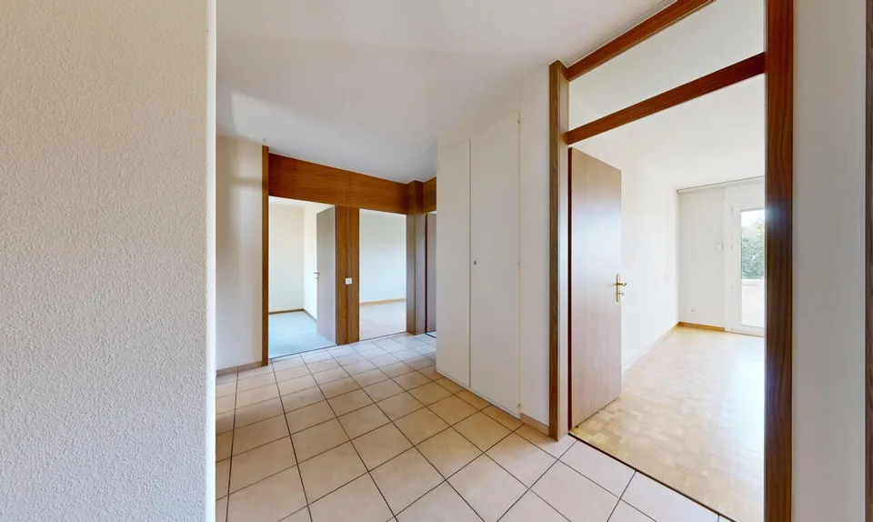 Practical 4-room apartment with large balcony in the Längi district