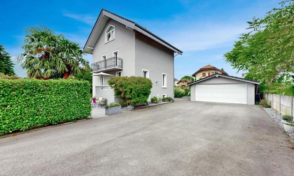 Wunderschöne Architektenvilla - Aigle Wohngebiet in der Nähe des Bahnhofs