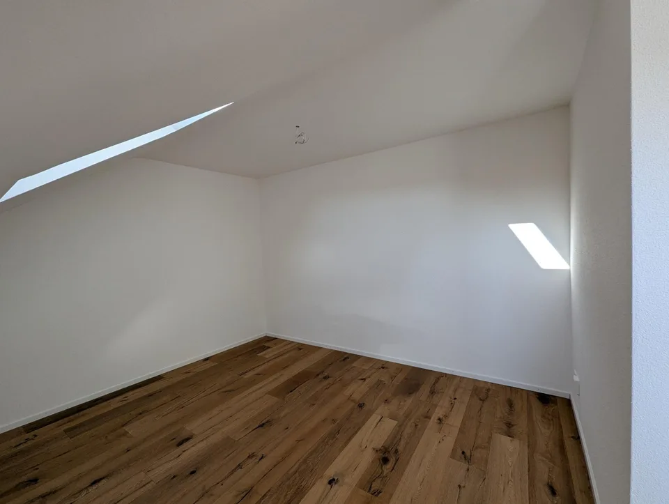 Dachwohnung mitten in der Stadt - für Student (m ) geeignet