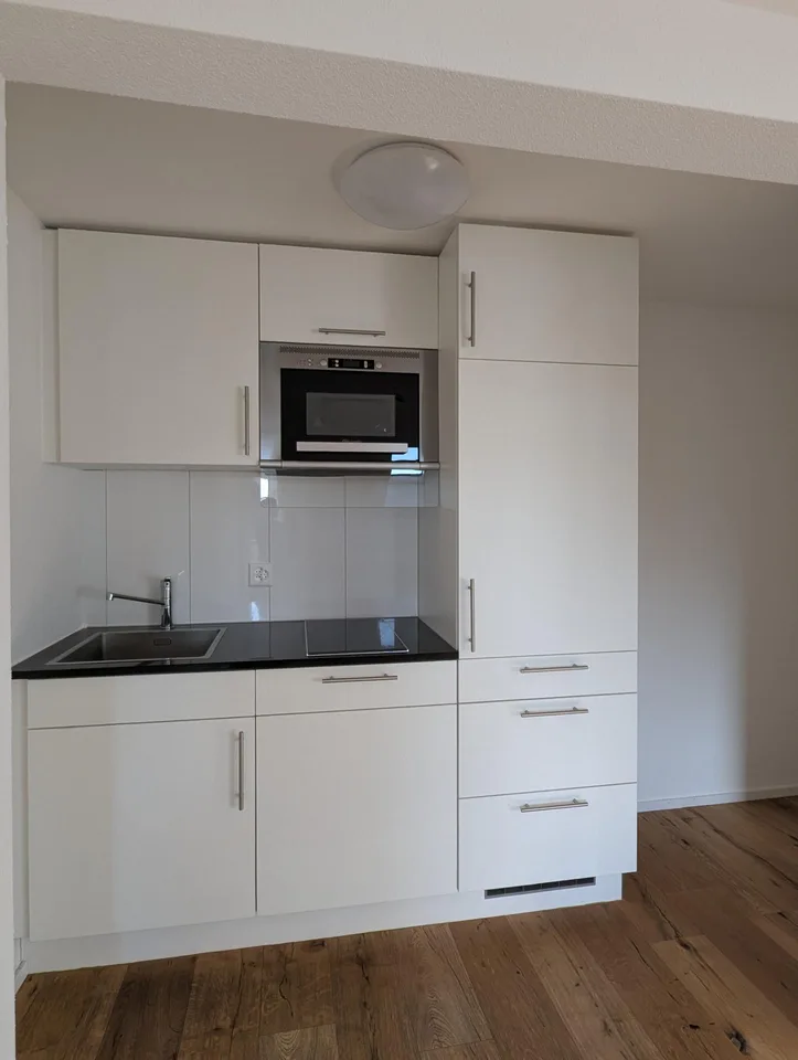 Dachwohnung mitten in der Stadt - für Student (m ) geeignet