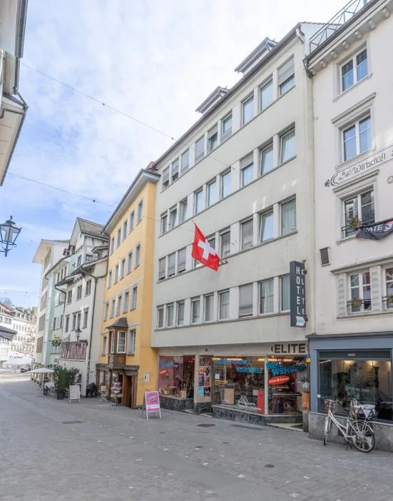 Dachwohnung mitten in der Stadt - für Student (m ) geeignet