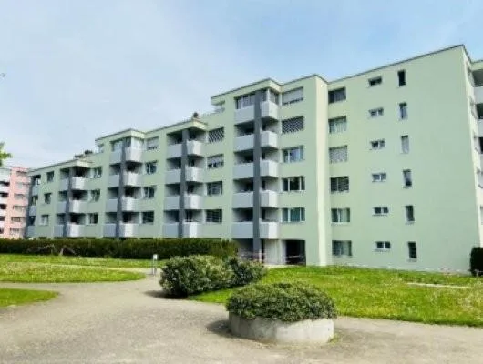 Helle 3.5 Zimmer-Wohnung an ruhoger Lage in Niederhasli