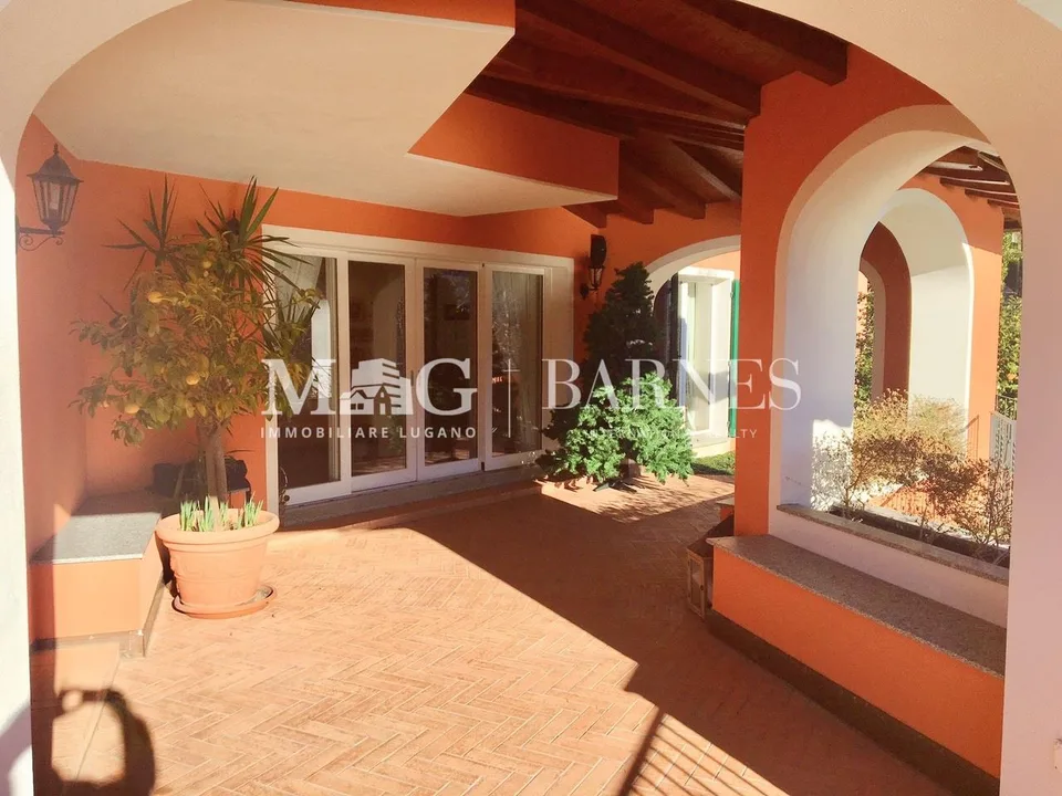 VILLA SIGNORILE con super Vista Lago Lugano