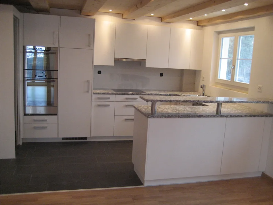 Schöne 3 1/2 Zimmer Wohnung mit Balkon
