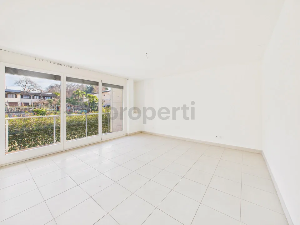 Wir verkaufen ein wunderschönes, großzügiges Haus in Brione sopra Minusio mit Pool und Garten. (Kein Seeblick) – Foto 13 von 16