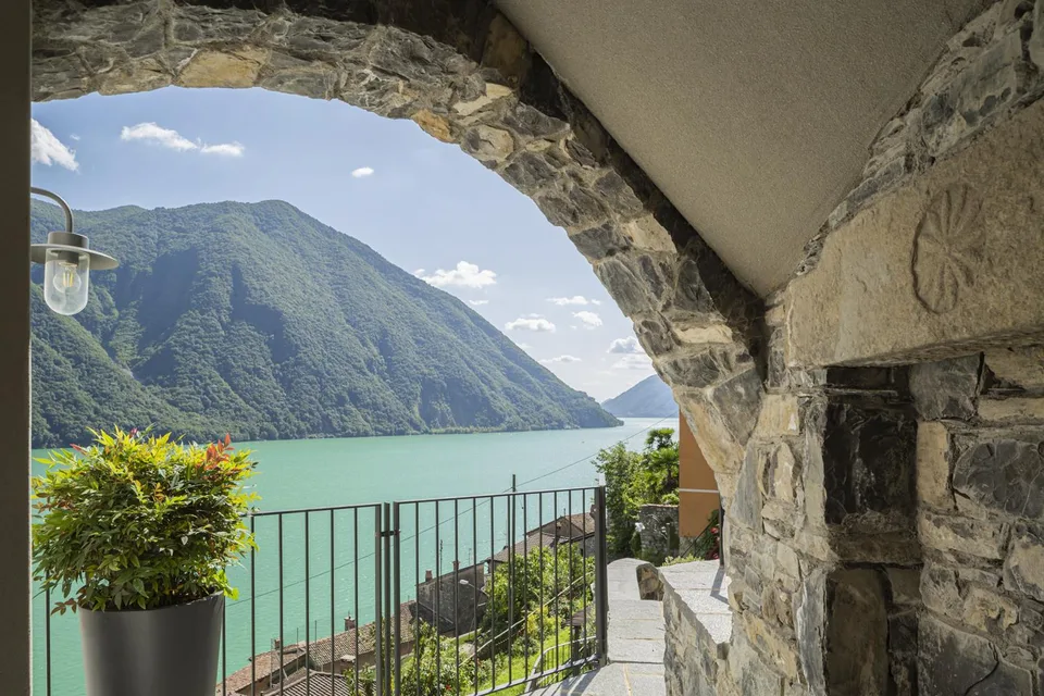 FANTASTICO APPARTAMENTO 3.5 LOCALI ARREDATO - CON SPLENDIDA VISTA SUL LAGO DI LUGANO – foto 12 di 12