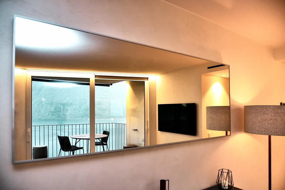 FANTASTIQUE APPARTMENT 3.5 PIÈCES MEUBLÉ - AVEC UNE VUE SPLENDIDE SUR LE LAC DE LUGANO