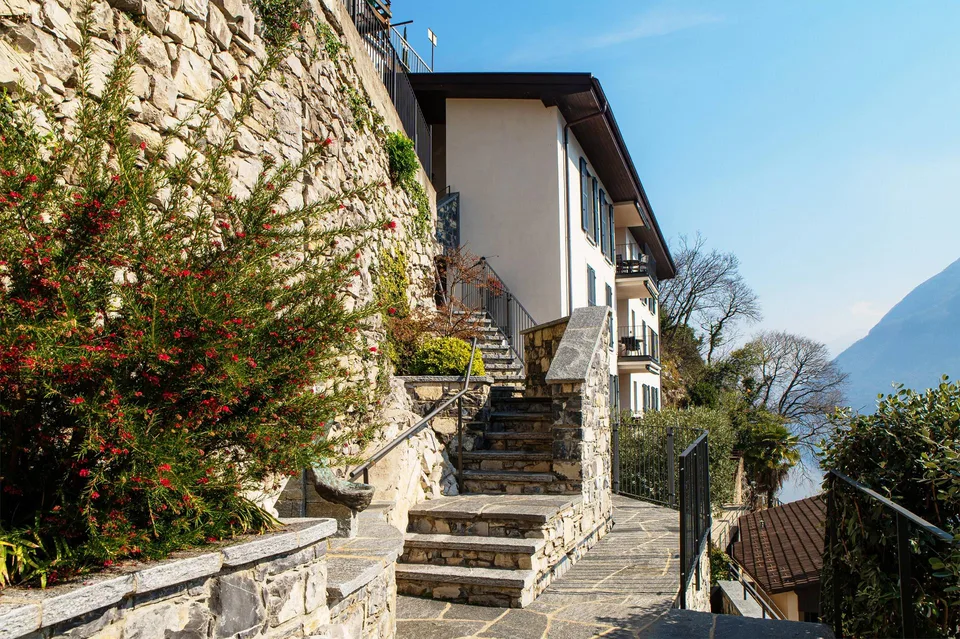FANTASTICO APPARTAMENTO 3.5 LOCALI ARREDATO - CON SPLENDIDA VISTA SUL LAGO DI LUGANO – foto 11 di 12