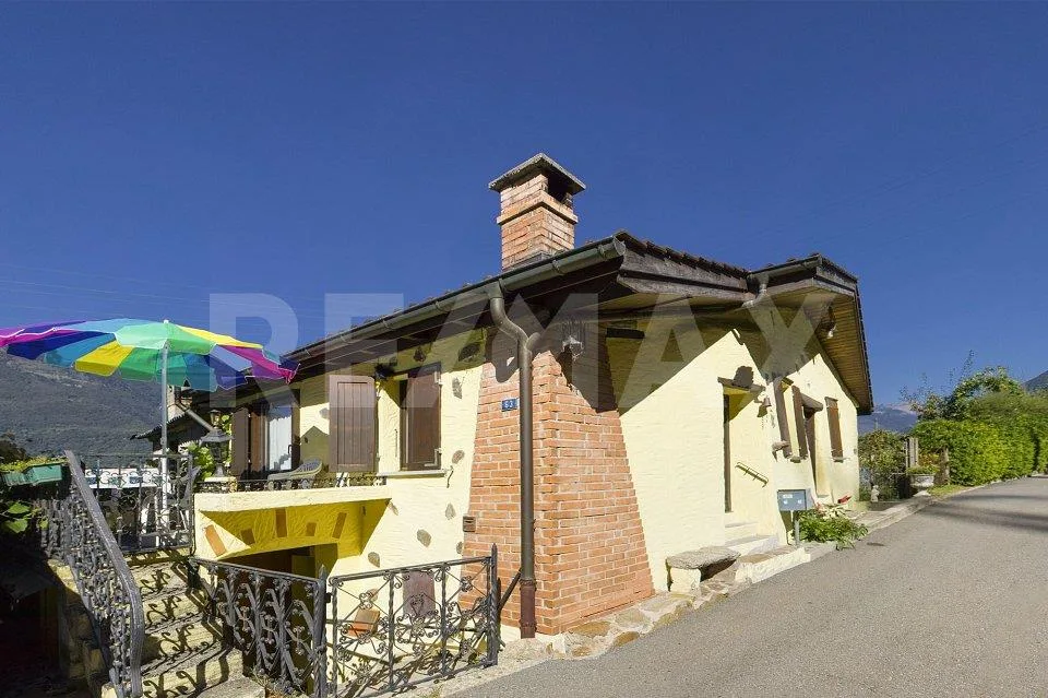Casa unifamiliare rustica tra i vigneti e la montagna