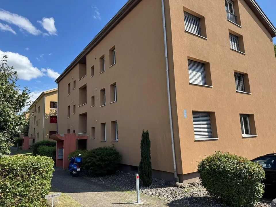 Sanierte Wohnung an ruhiger Lage im Grünen