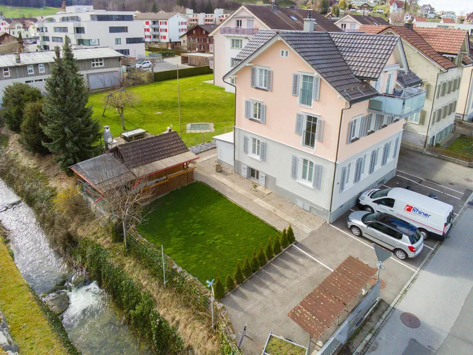 4  Zimmerwohnung, total saniert, sehr zentral