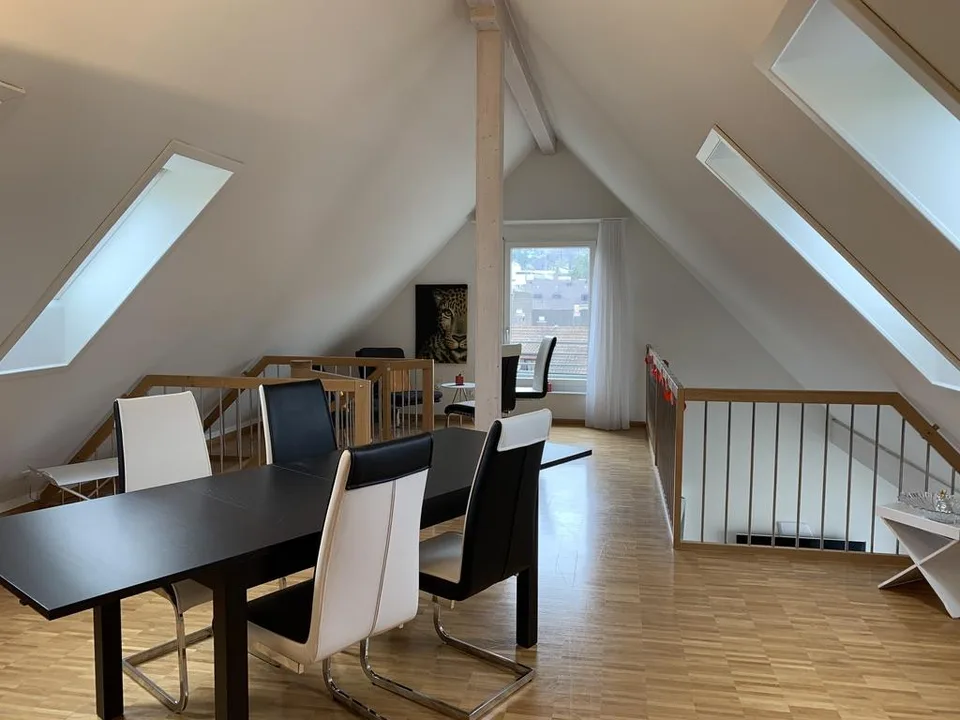 Attraktive 4 1/2-Zimmer-Dachwohnung mit Galerie – Foto 6 von 6