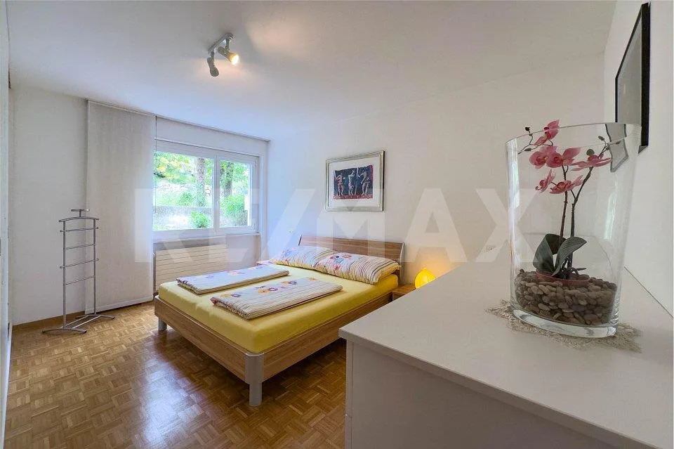 Appartamento di 3.5 locali con piscina – Foto 11 von 13