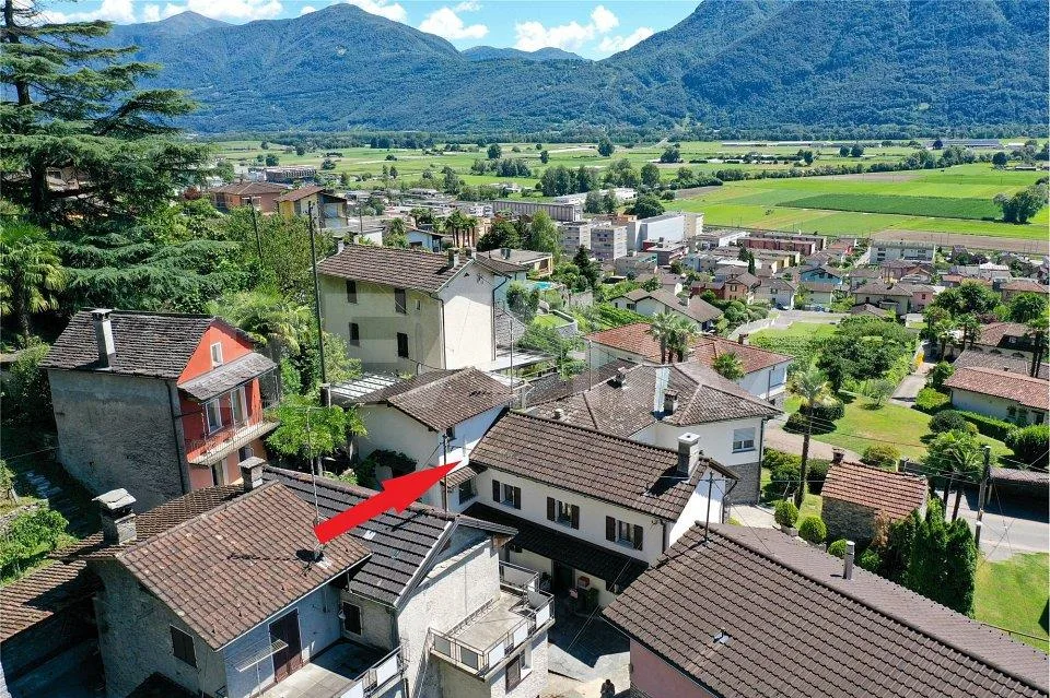 Affascinante casa ticinese con vista lago