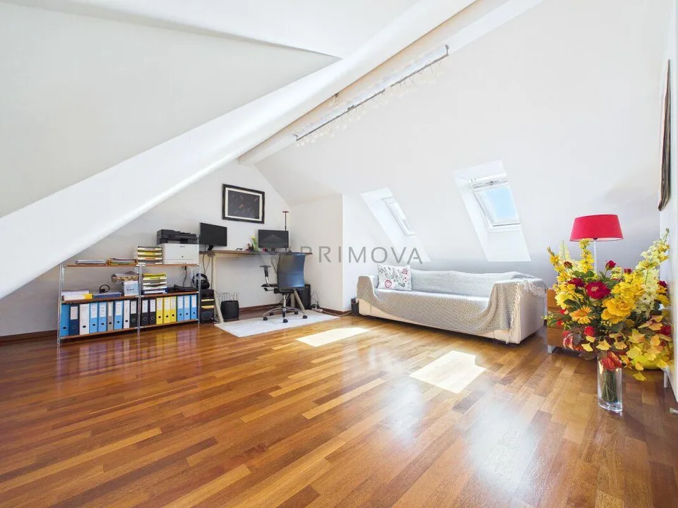 Lichtdurchflutete Maisonette mit Stil, Charme und traumhafter Aussicht