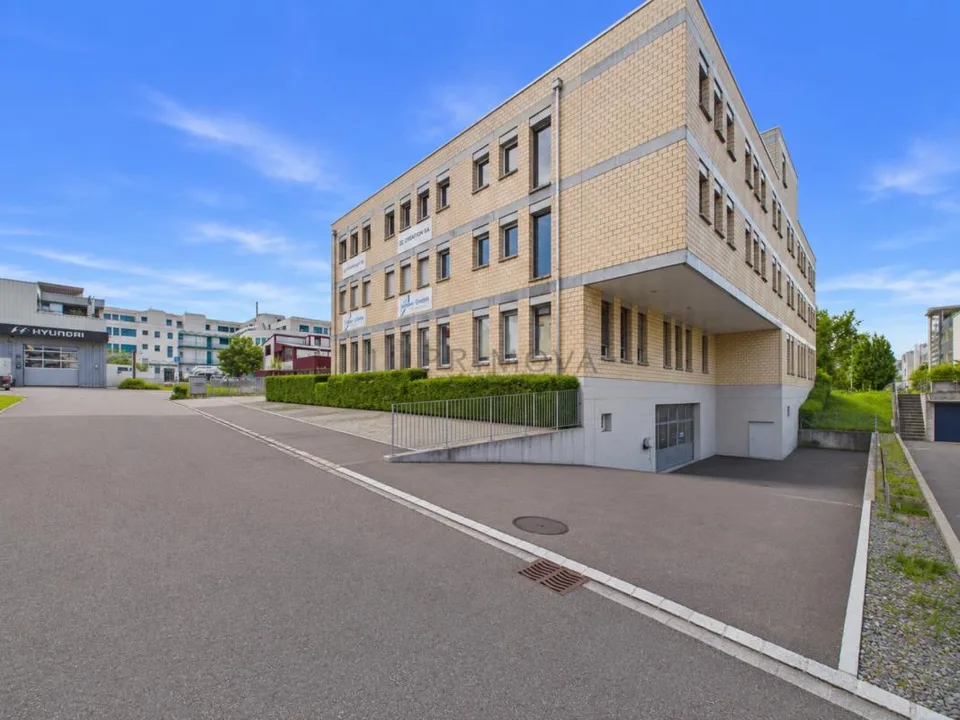 Showroom, Lager & Dachterrasse - erzielbare Bruttorendite bis 6 %