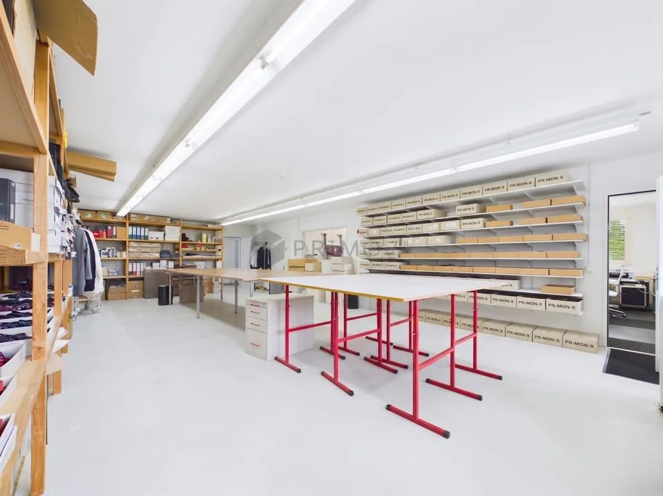 Showroom, Lager & Dachterrasse - erzielbare Bruttorendite bis 6 %