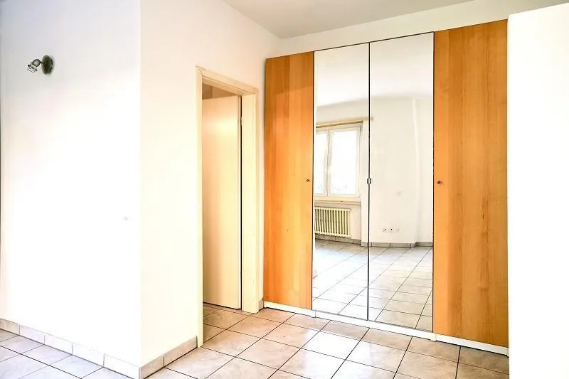 1-Zimmer-Wohnung im Erdgeschoss mit 2Einstellplätzen an zentraler L...