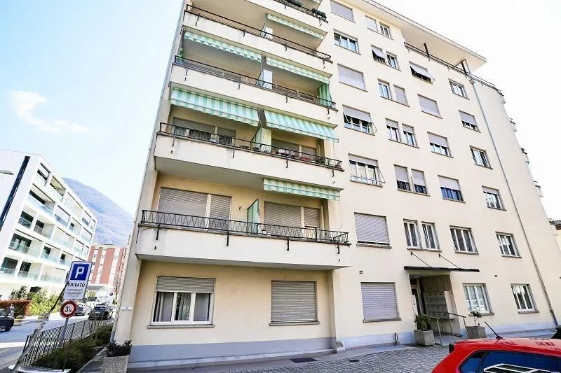 1-Zimmer-Wohnung im Erdgeschoss mit 2Einstellplätzen an zentraler L...