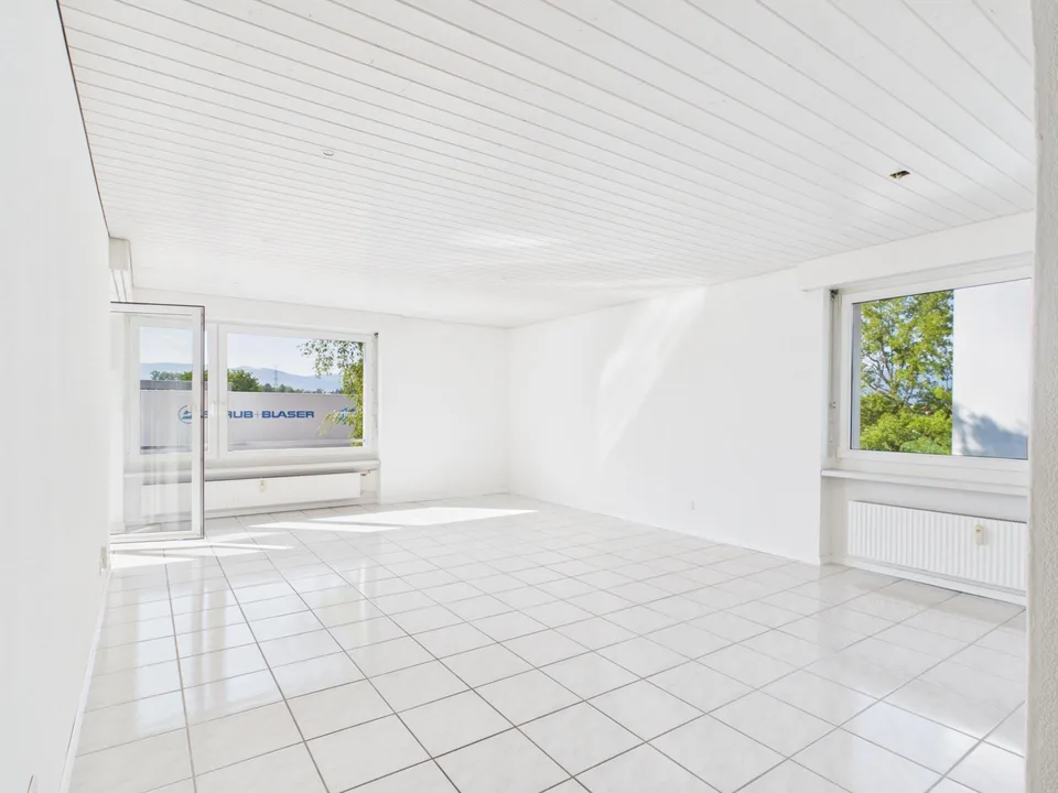 4.5-Zi. Wohnung mit Balkon, Garage & Lift an ruhiger Lage