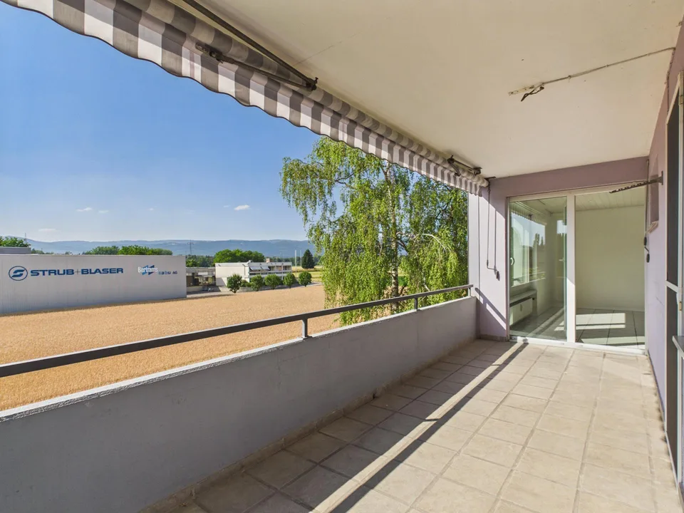 4.5-Zi. Wohnung mit Balkon, Garage & Lift an ruhiger Lage