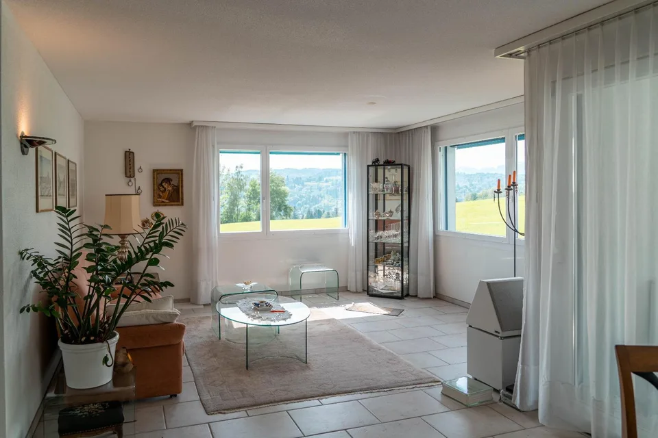 Lichtdurchflutete schöne Wohnung mit Ausblick ins Grüne